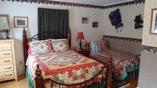 The Young House Bed And Breakfast Millinocket Exteriör bild