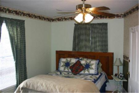 The Young House Bed And Breakfast Millinocket Rum bild